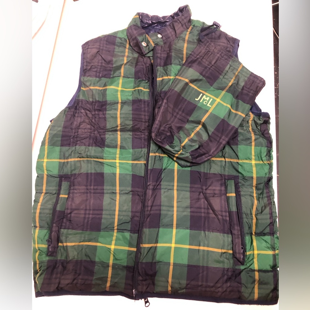 J. McLaughlin mens reversible black watch plaid and navy puffer vest